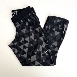 Nike Just Do‎ It Curvy Womens Triangle Geometric Leggings, Nike Black & Grey D13